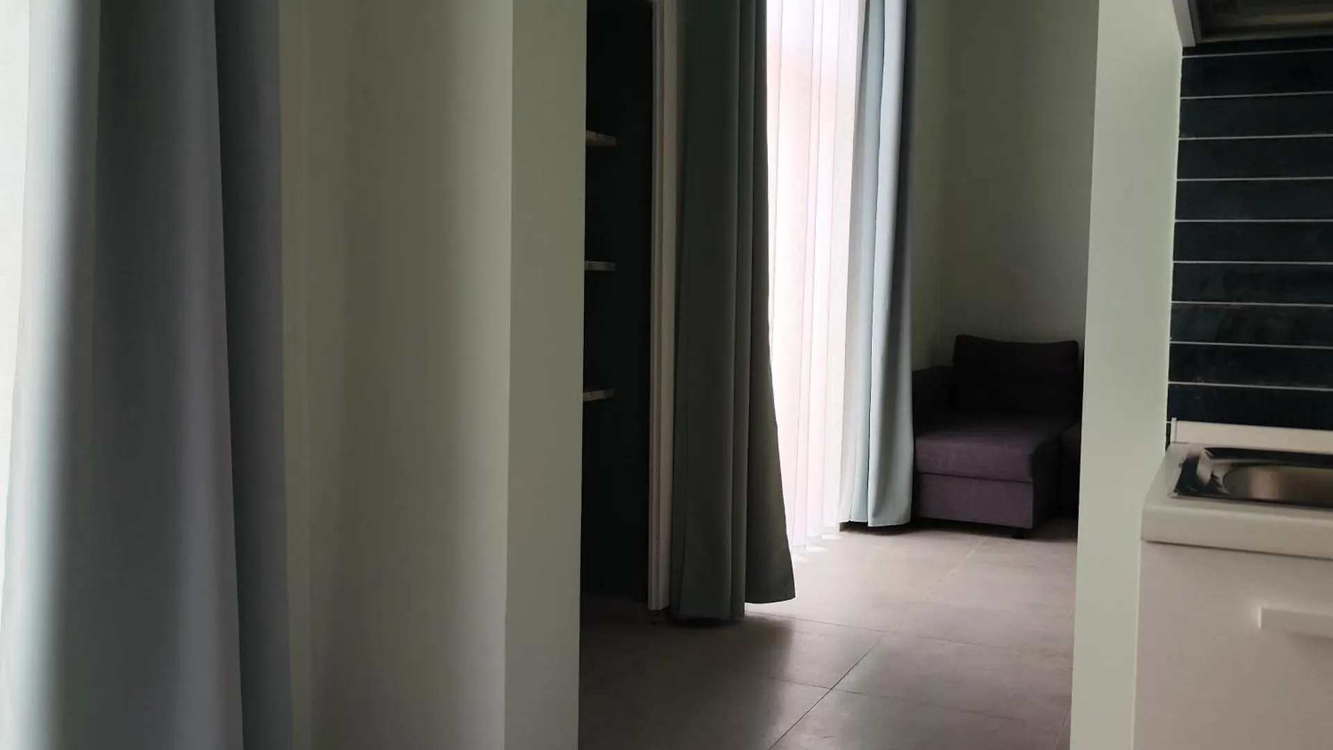 Mistral130 Apartment Bari 0*,